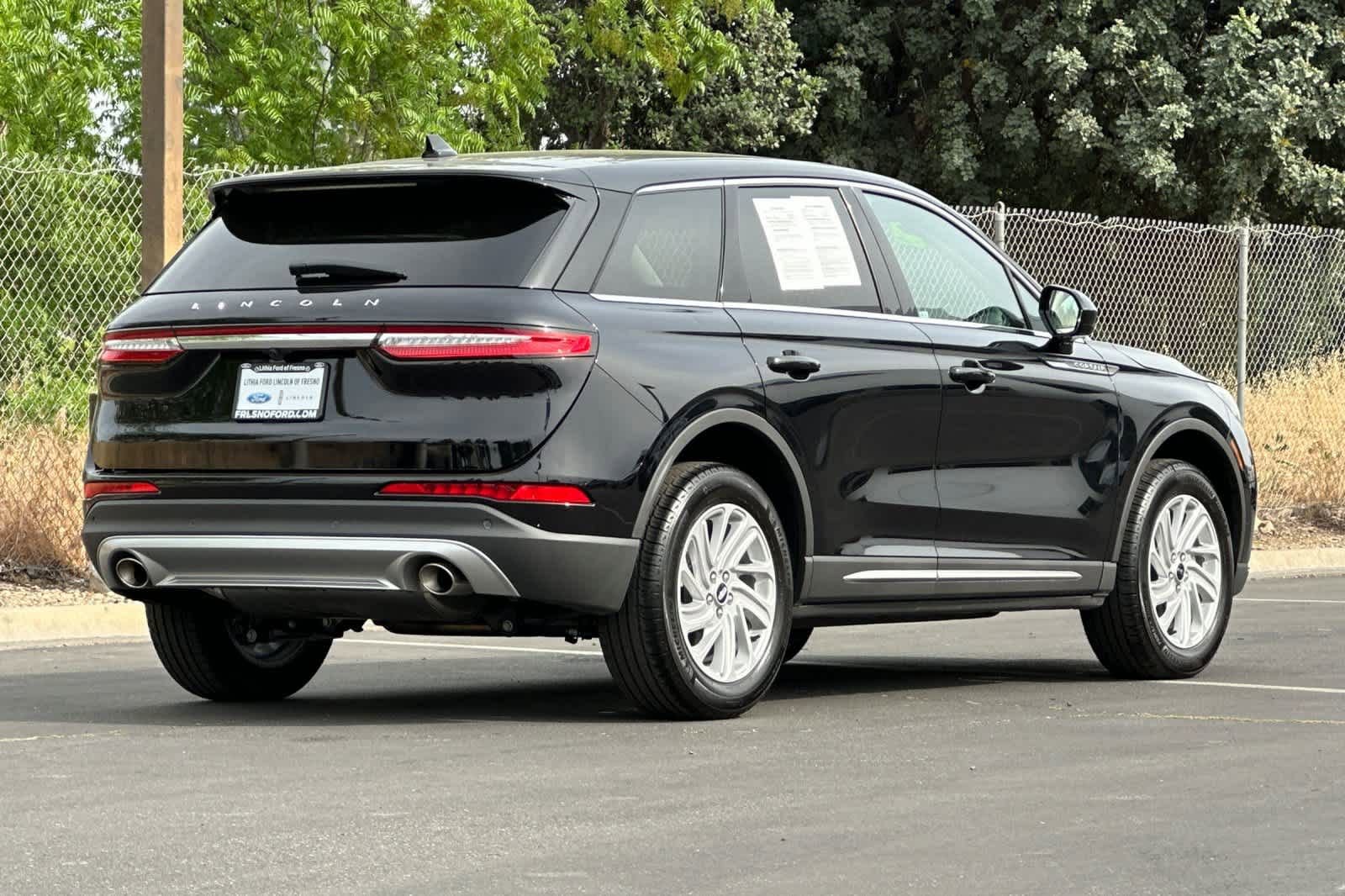 Used 2025 Lincoln Corsair FWD image 2