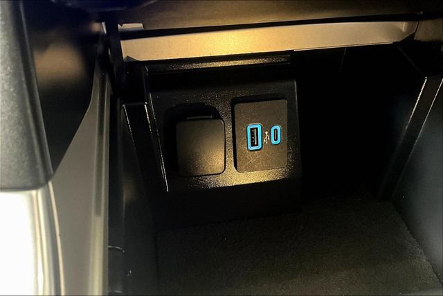 Used 2023 Ford Explorer Limited image 32