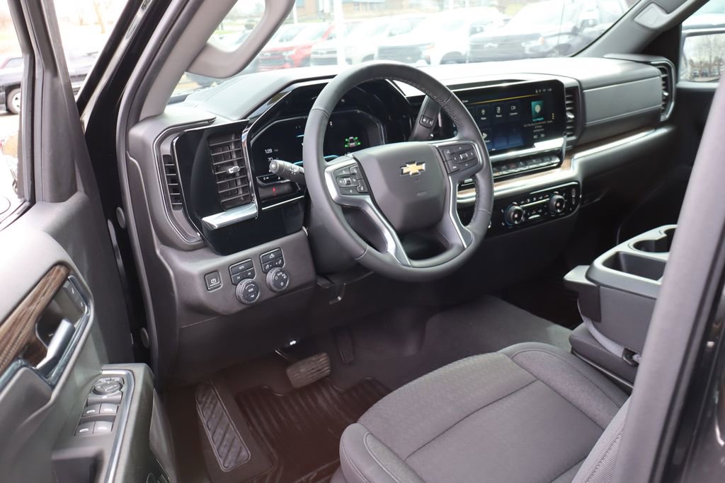 Used 2024 Chevrolet Silverado 1500 LT image 12