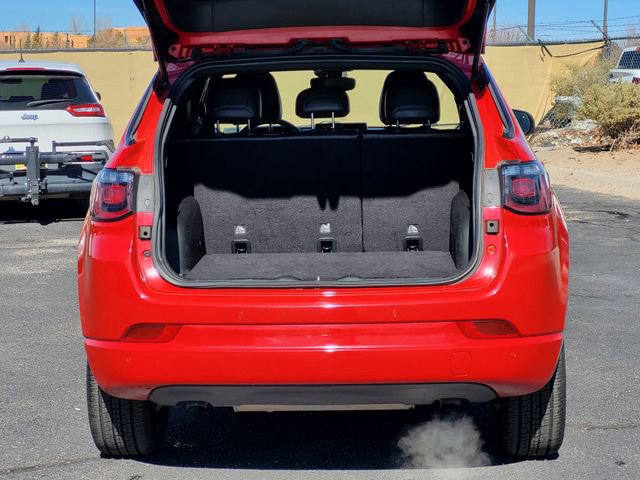 Used 2023 Jeep Compass Limited image 28