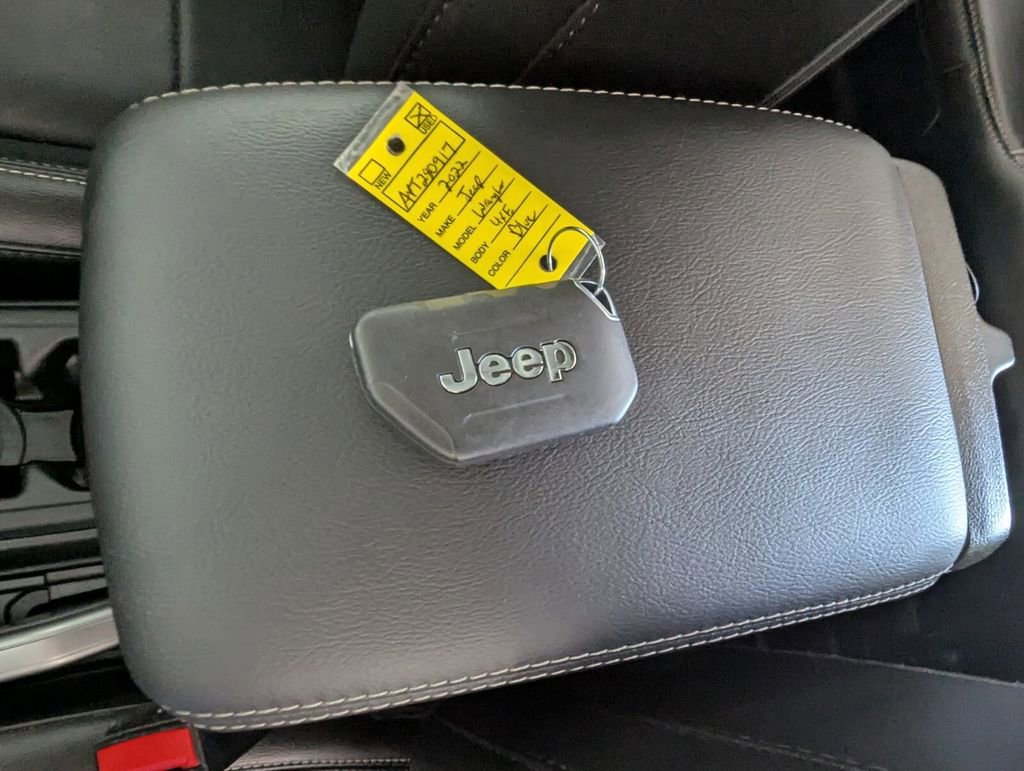 Used 2022 Jeep Wrangler Unlimited Sahara image 29