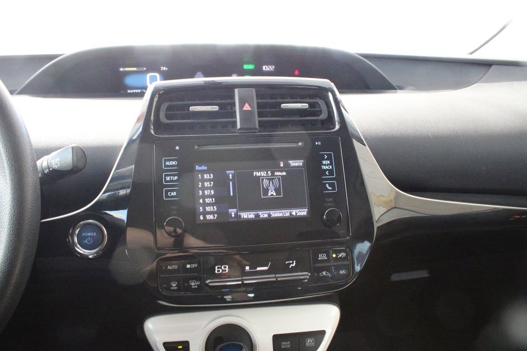 Used 2016 Toyota Prius Two image 31