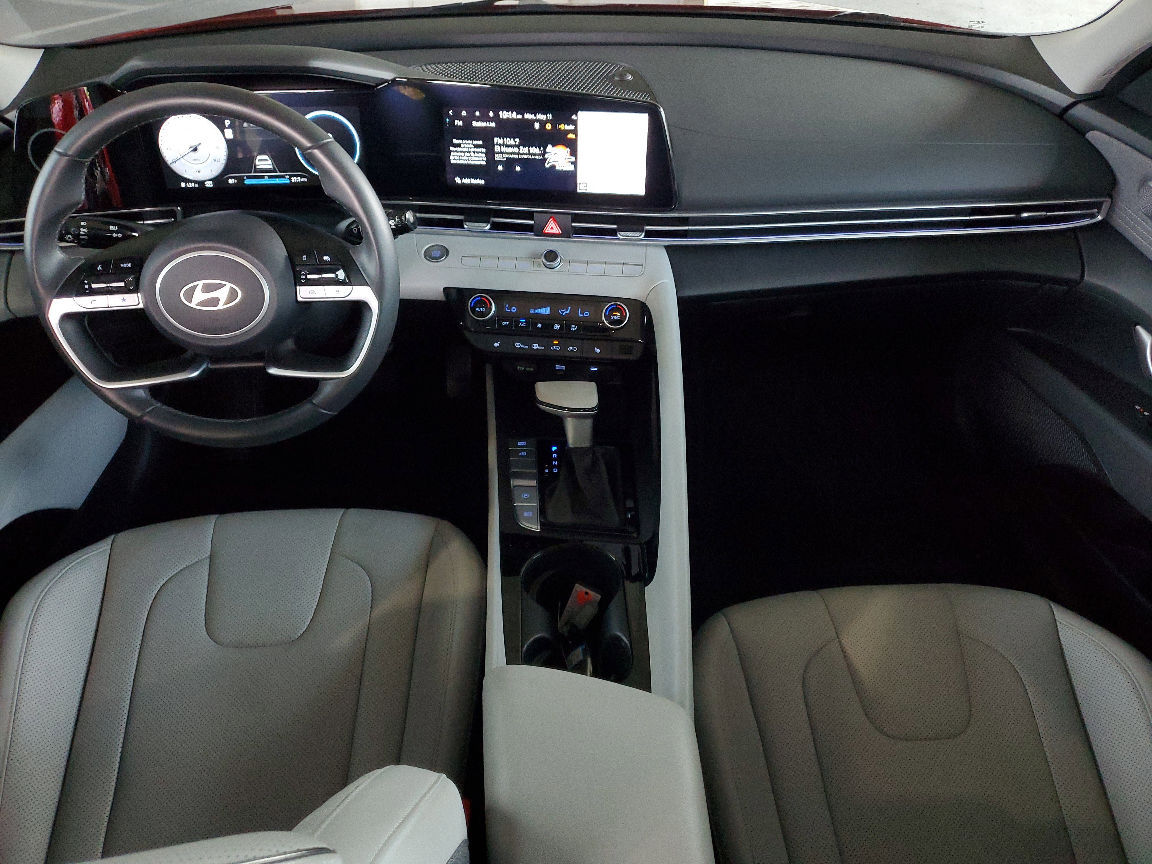 Used 2025 Hyundai Elantra Limited FWD image 11