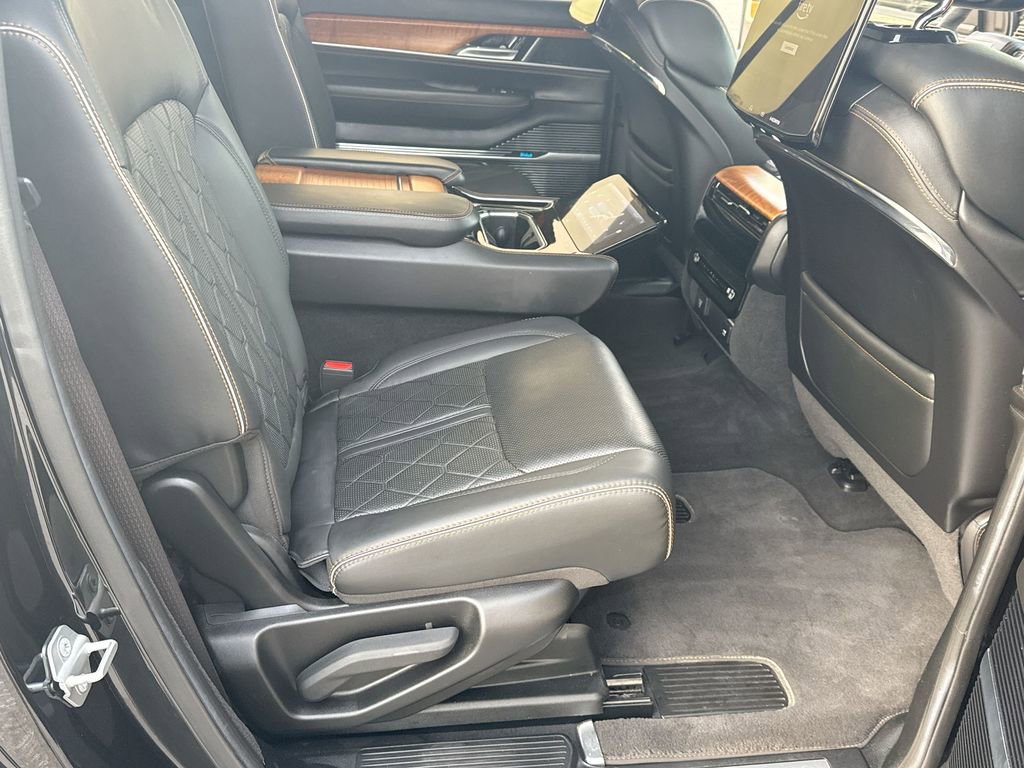 Used 2022 Jeep Grand Wagoneer Series III w/ Rear Seat Video Group 1 image 26