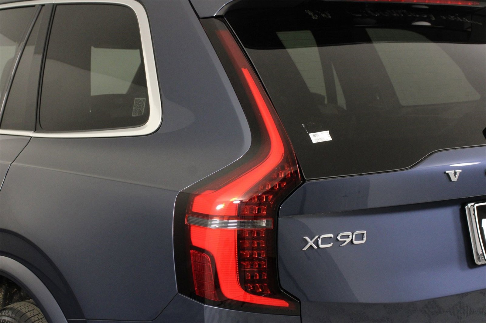 Certified 2025 Volvo XC90 B5 Core image 18