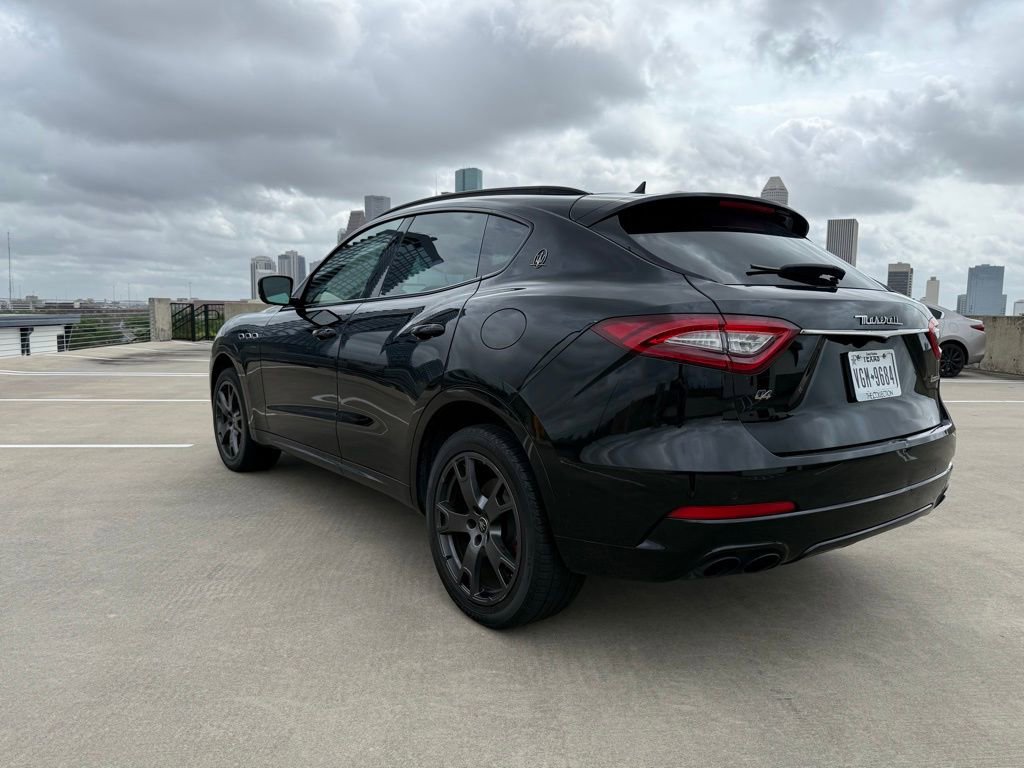 Used 2020 Maserati Levante AWD/4WD image 3