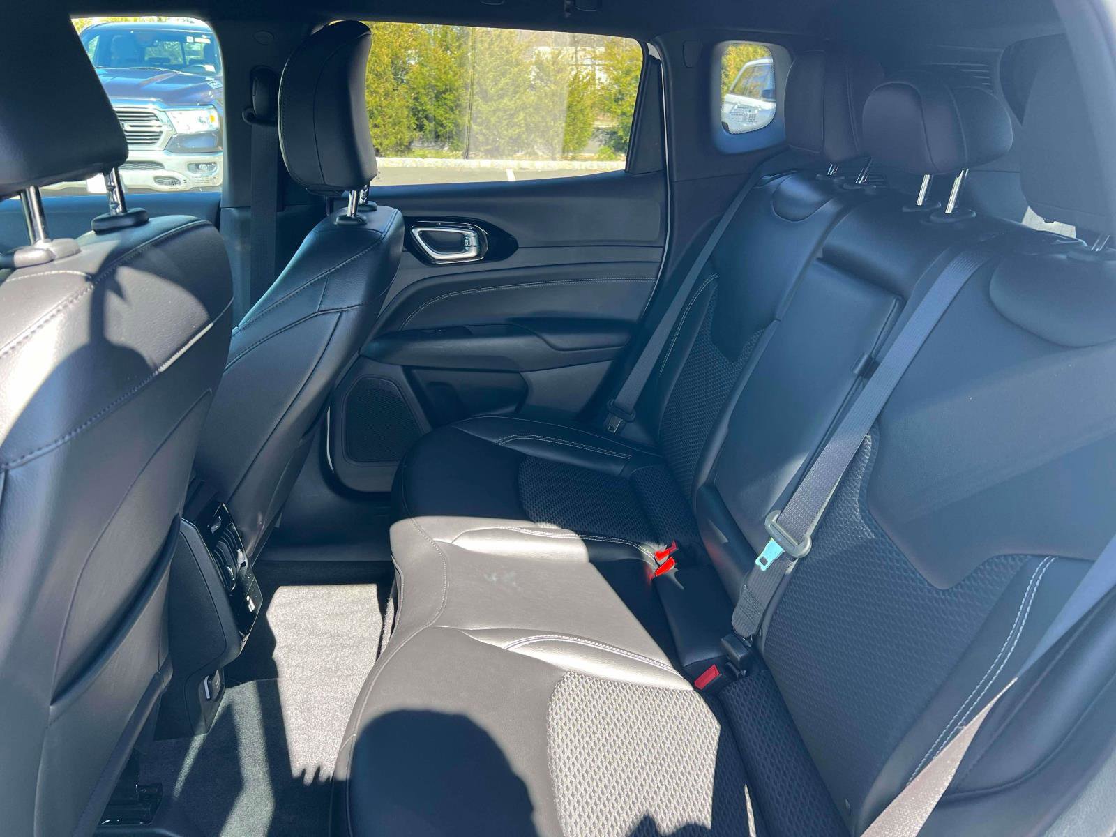 Used 2023 Jeep Compass Latitude w/ Convenience Group image 28