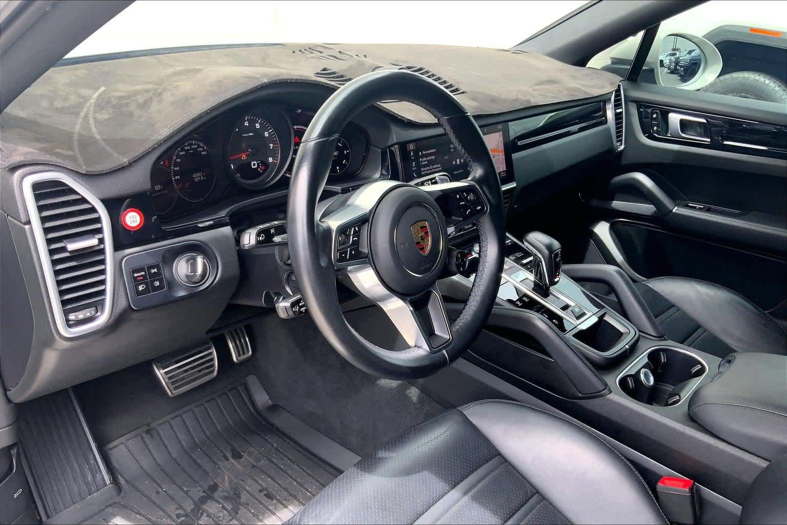 Used 2021 Porsche Cayenne S AWD/4WD image 2