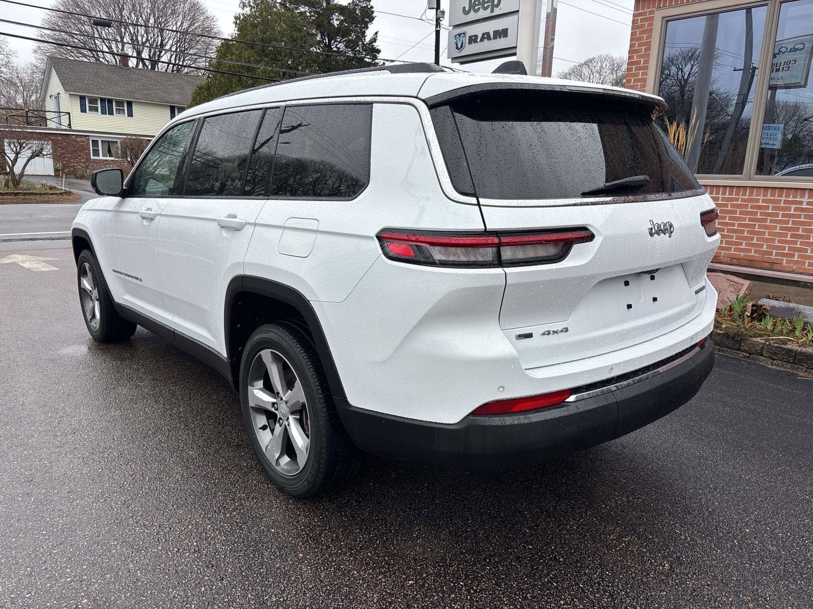 Used 2022 Jeep Grand Cherokee L Limited AWD/4WD image 4