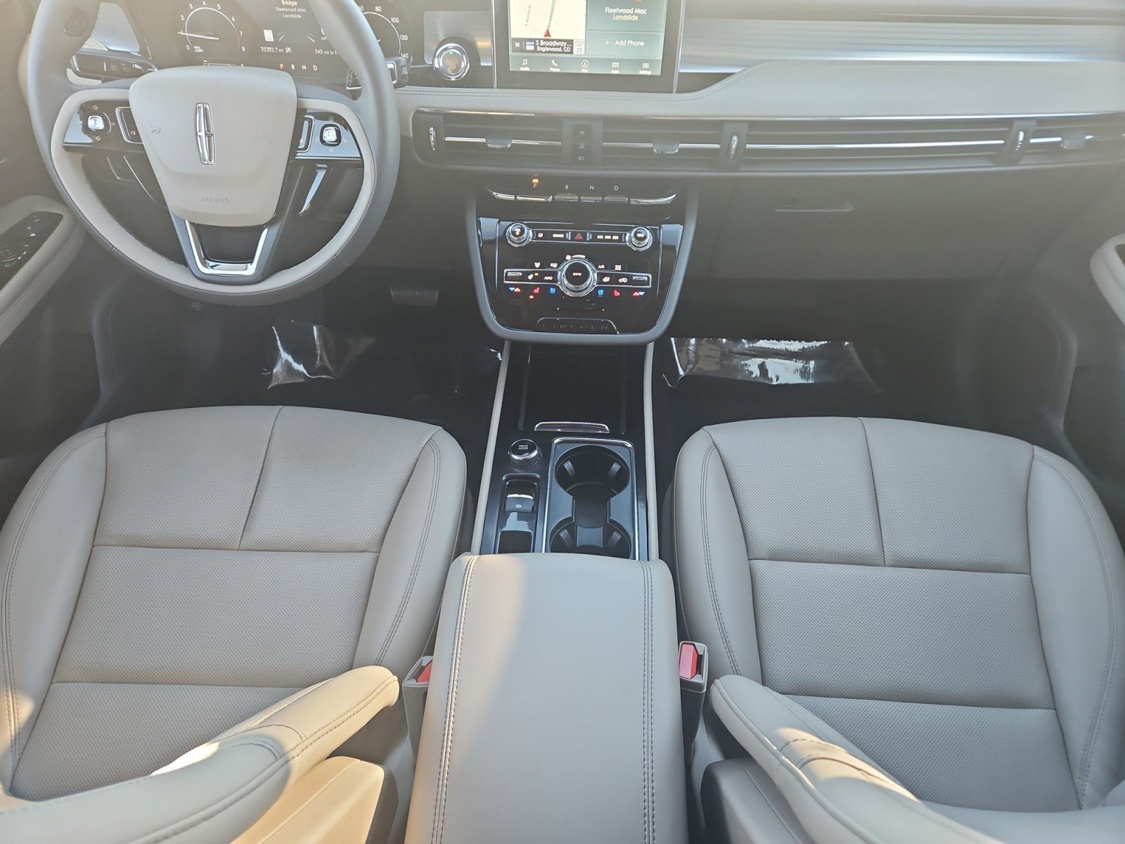 Certified 2022 Lincoln Corsair Standard w/ Equipment Group 101A image 10