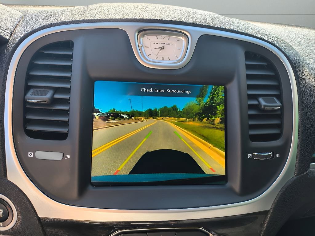 Used 2022 Chrysler 300 Touring L RWD image 18