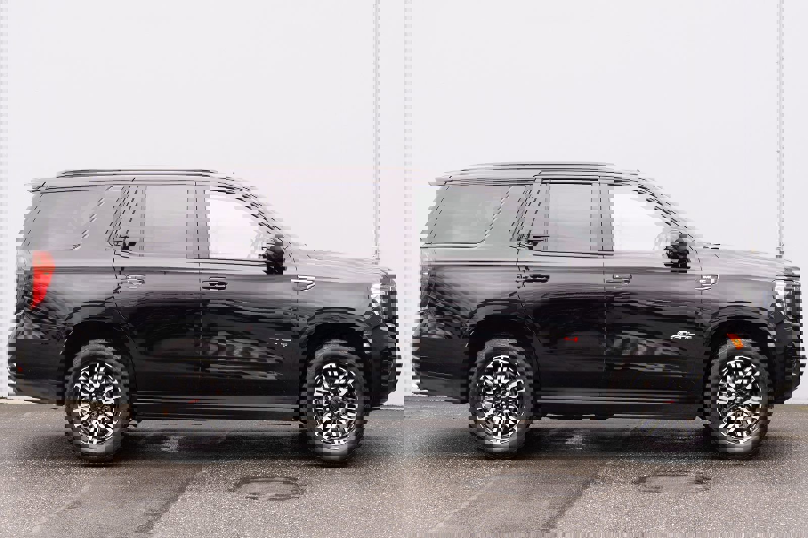 Used 2023 GMC Yukon AT4 w/ AT4 Premium Plus Package image 29