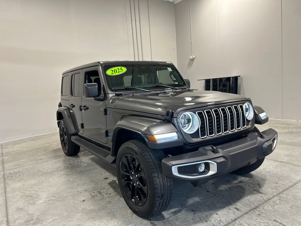 Used 2025 Jeep Wrangler Unlimited Sahara AWD/4WD image 4