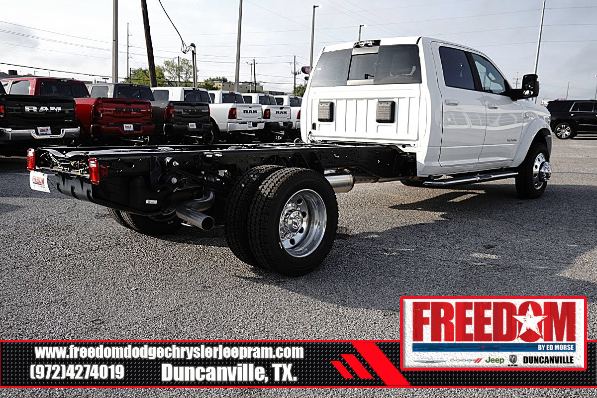 New 2026 RAM 4500 4x4 Crew Cab DRW w/ Laramie Trim Package image 5