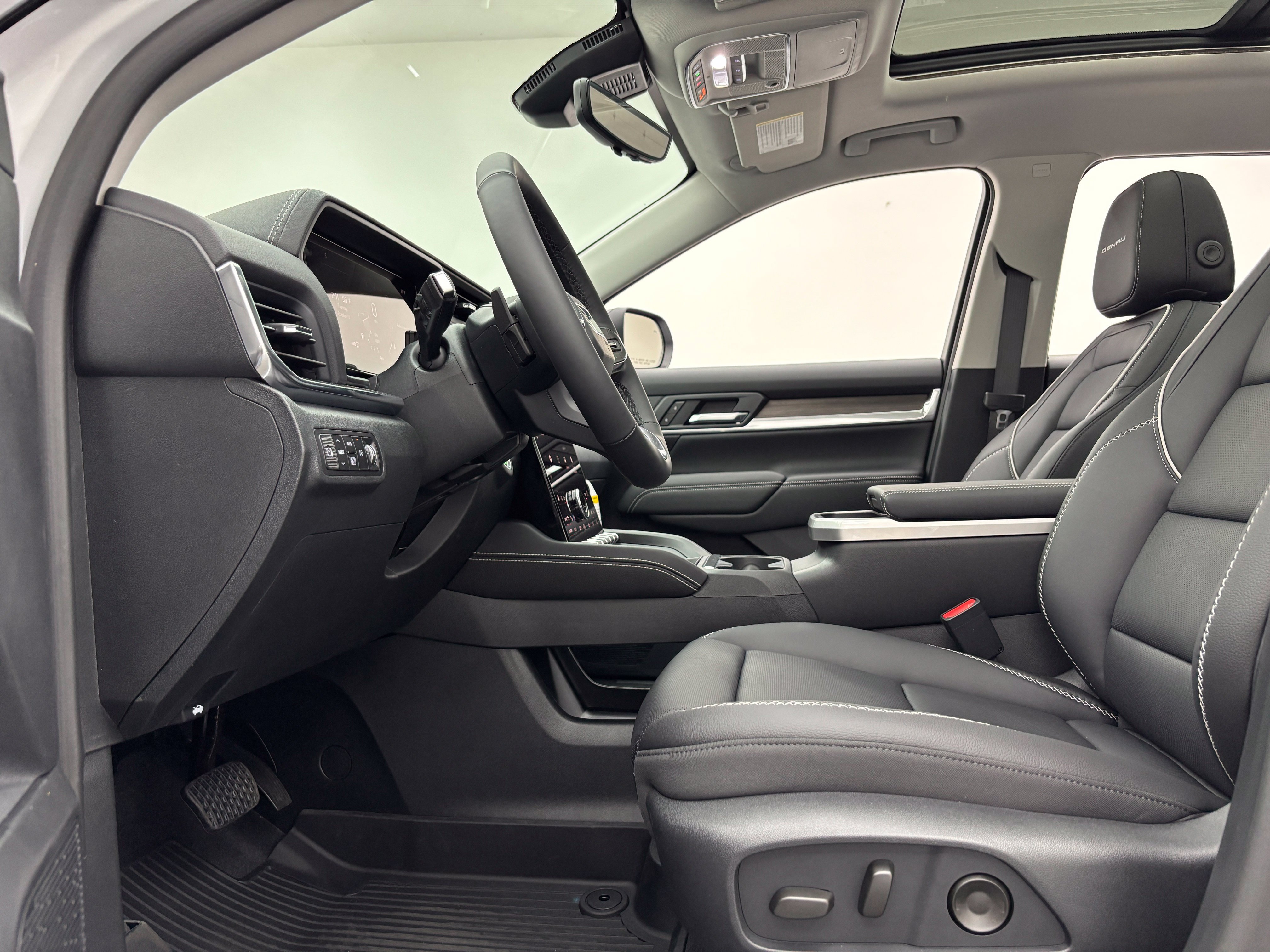 New 2027 GMC Terrain Denali w/ LPO, Floor Liner Package AWD/4WD image 19