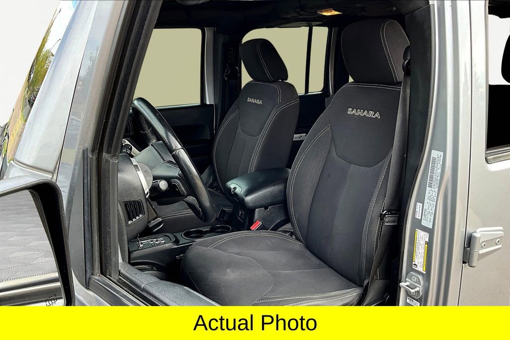 Used 2016 Jeep Wrangler Unlimited Sahara w/ Connectivity Group image 26