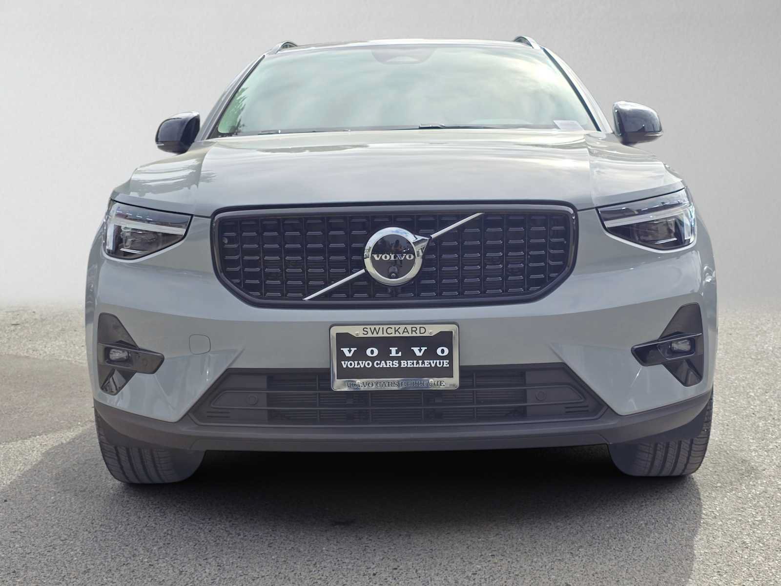 Used 2026 Volvo XC40 B5 Plus w/ Protection Package Premier AWD/4WD image 8