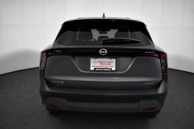Used 2025 Nissan Kicks SV AWD/4WD image 5
