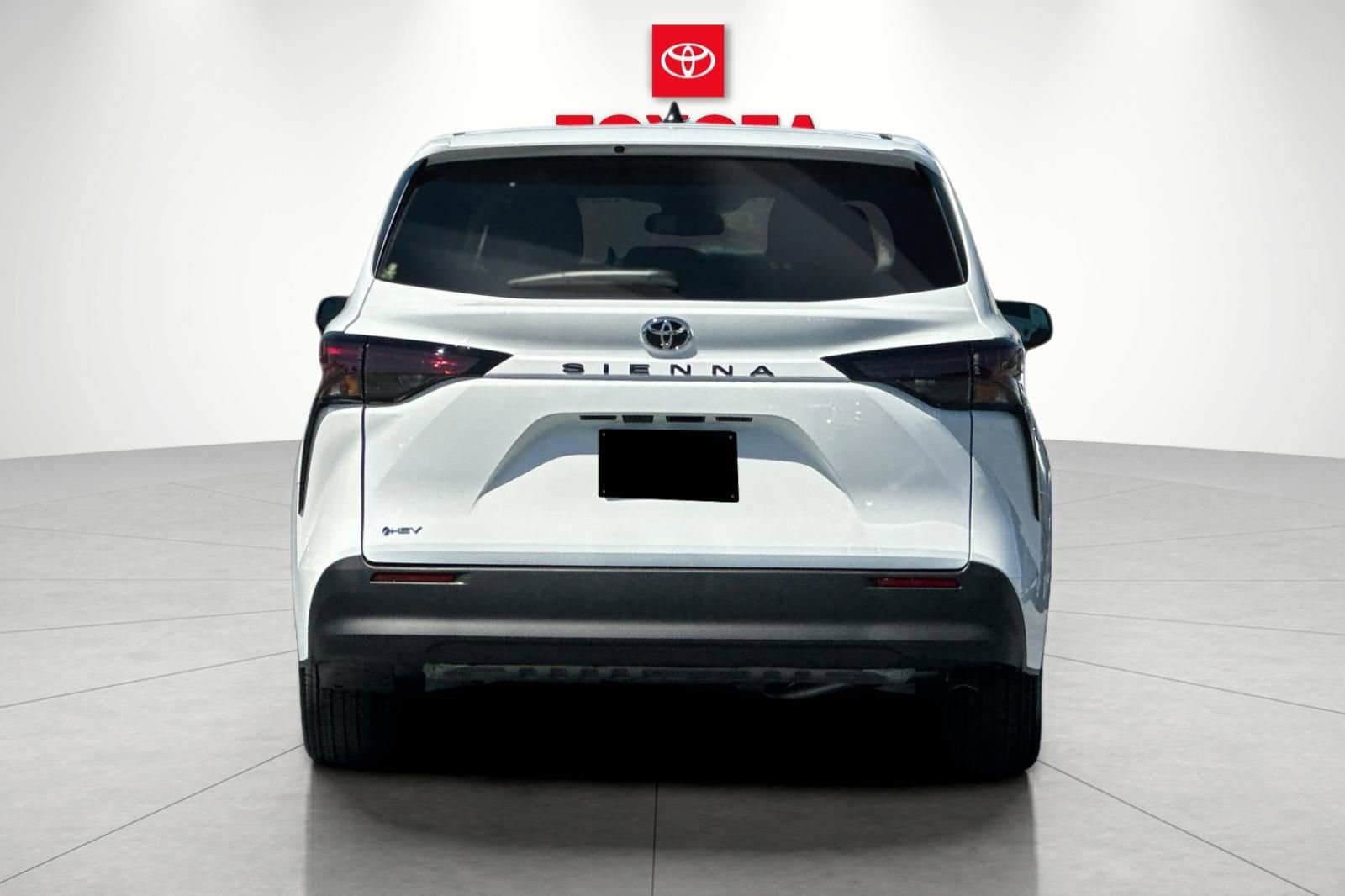 New 2026 Toyota Sienna LE image 4