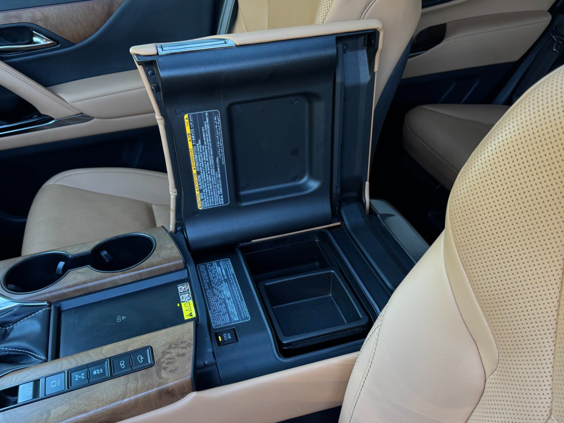 Used 2024 Lexus LX 600 4WD w/ Luxury Package image 20