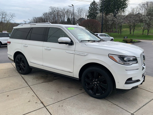 Certified 2023 Lincoln Navigator Reserve w/ Monochromatic Package AWD/4WD image 8