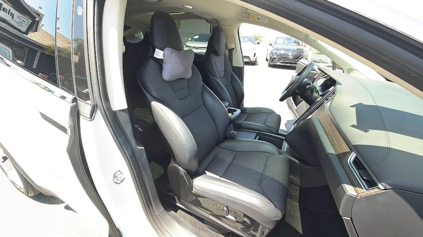 Used 2017 Tesla Model X 75D AWD/4WD image 13