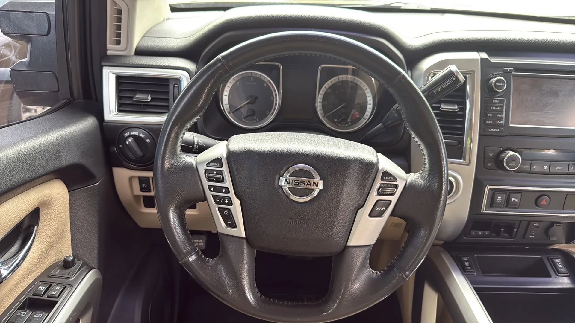 Used 2016 Nissan Titan SV RWD image 29