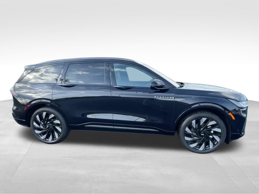 Used 2024 Lincoln Nautilus Reserve w/ Jet Appearance Package (87T) AWD/4WD image 9