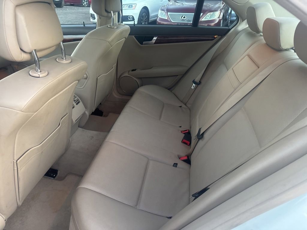 Used 2011 Mercedes-Benz C 300 4MATIC Sedan image 40