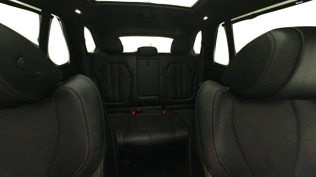 Used 2022 BMW X5 xDrive40i w/ Premium Package AWD/4WD image 32