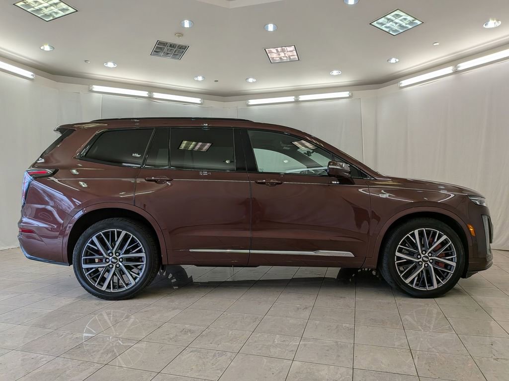 Used 2023 Cadillac XT6 Sport w/ Technology Package image 11