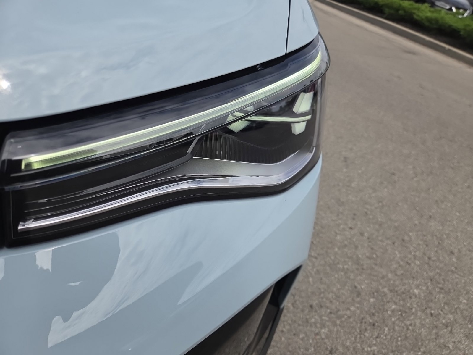 New 2027 Volkswagen Taos SE FWD image 14