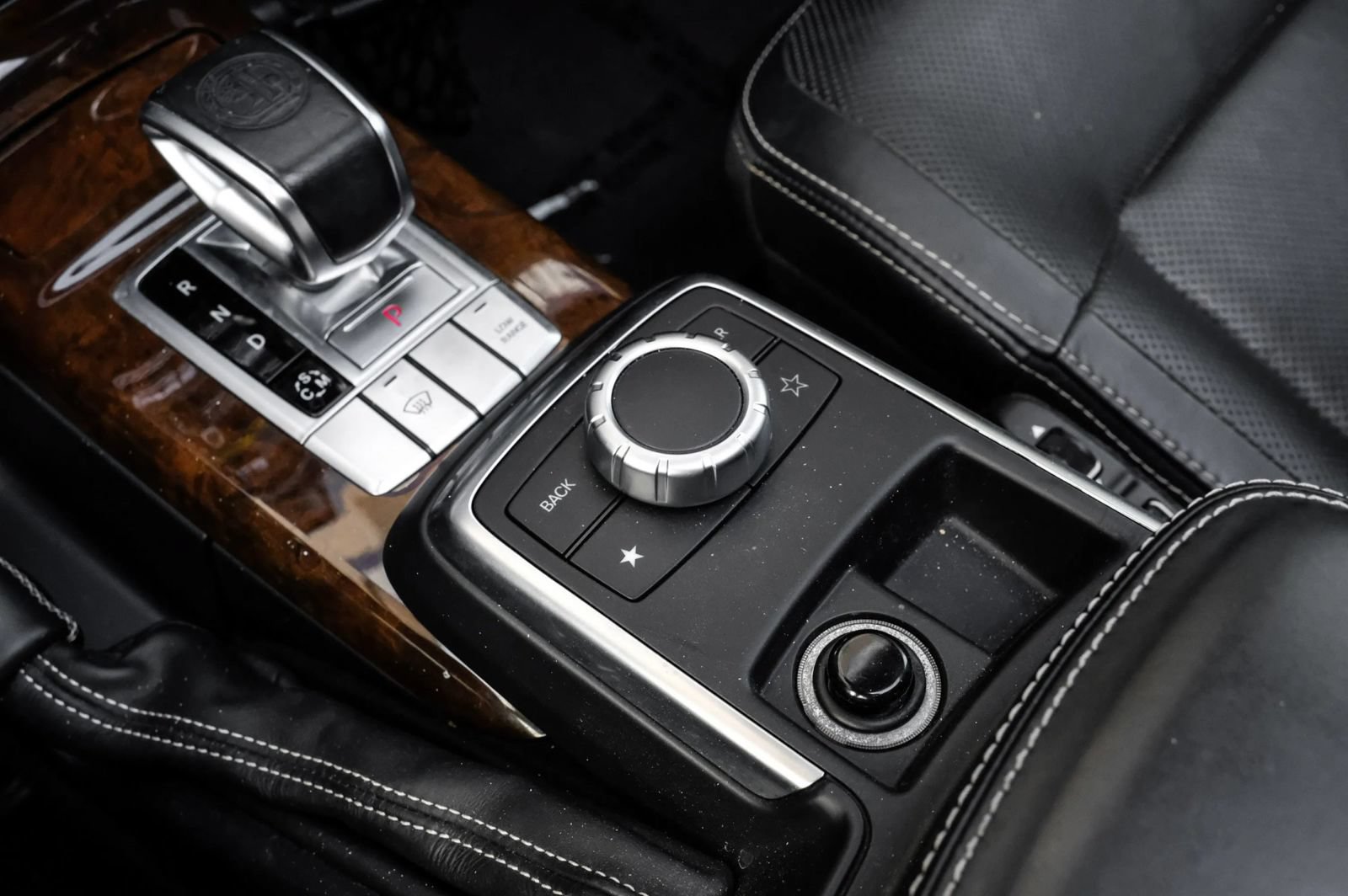 Used 2015 Mercedes-Benz G 63 AMG 4MATIC image 27