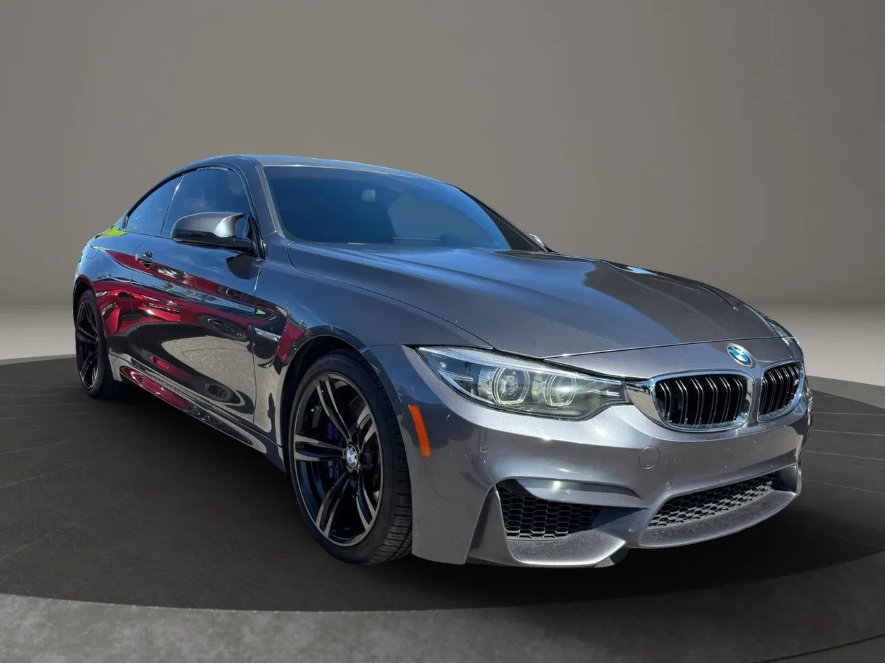Used 2018 BMW M4 Coupe RWD image 4