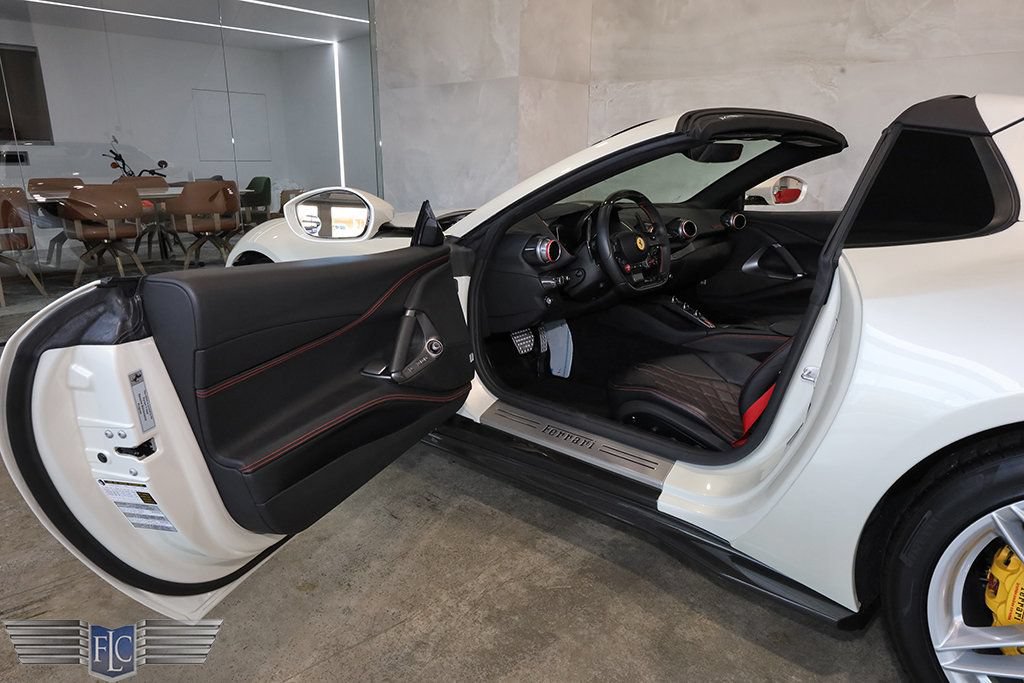 Used 2021 Ferrari 812 GTS RWD image 19