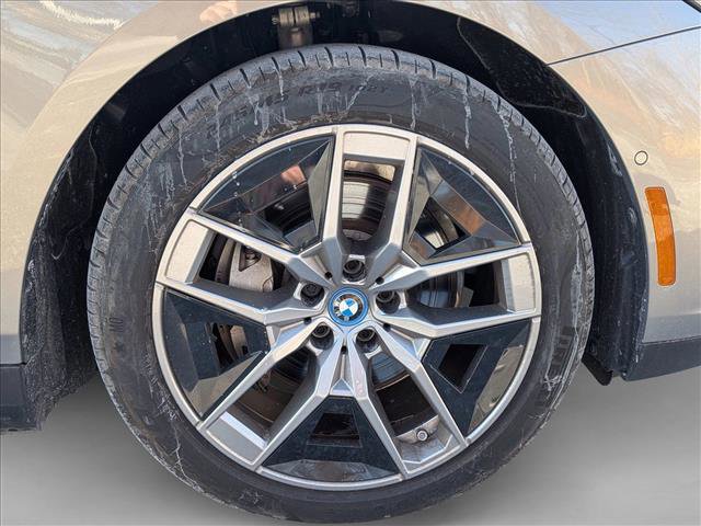 Certified 2025 BMW i5 xDrive40 w/ Premium Package image 23