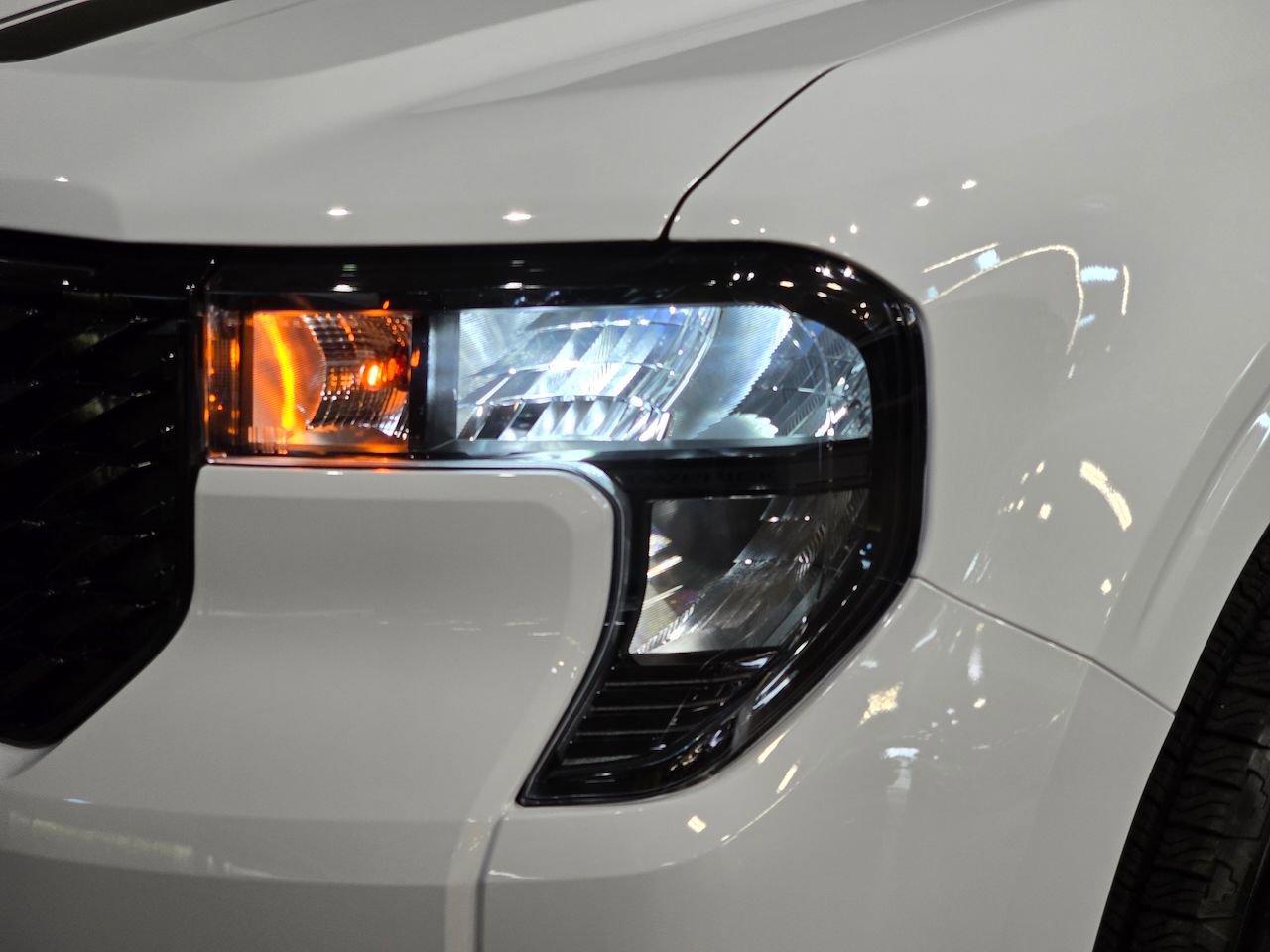 New 2025 Ford Maverick XLT w/ XLT Luxury Package image 11