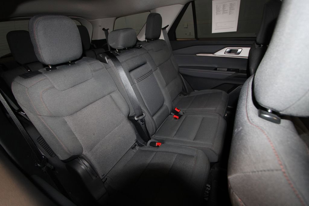 Used 2025 Ford Explorer Active image 21