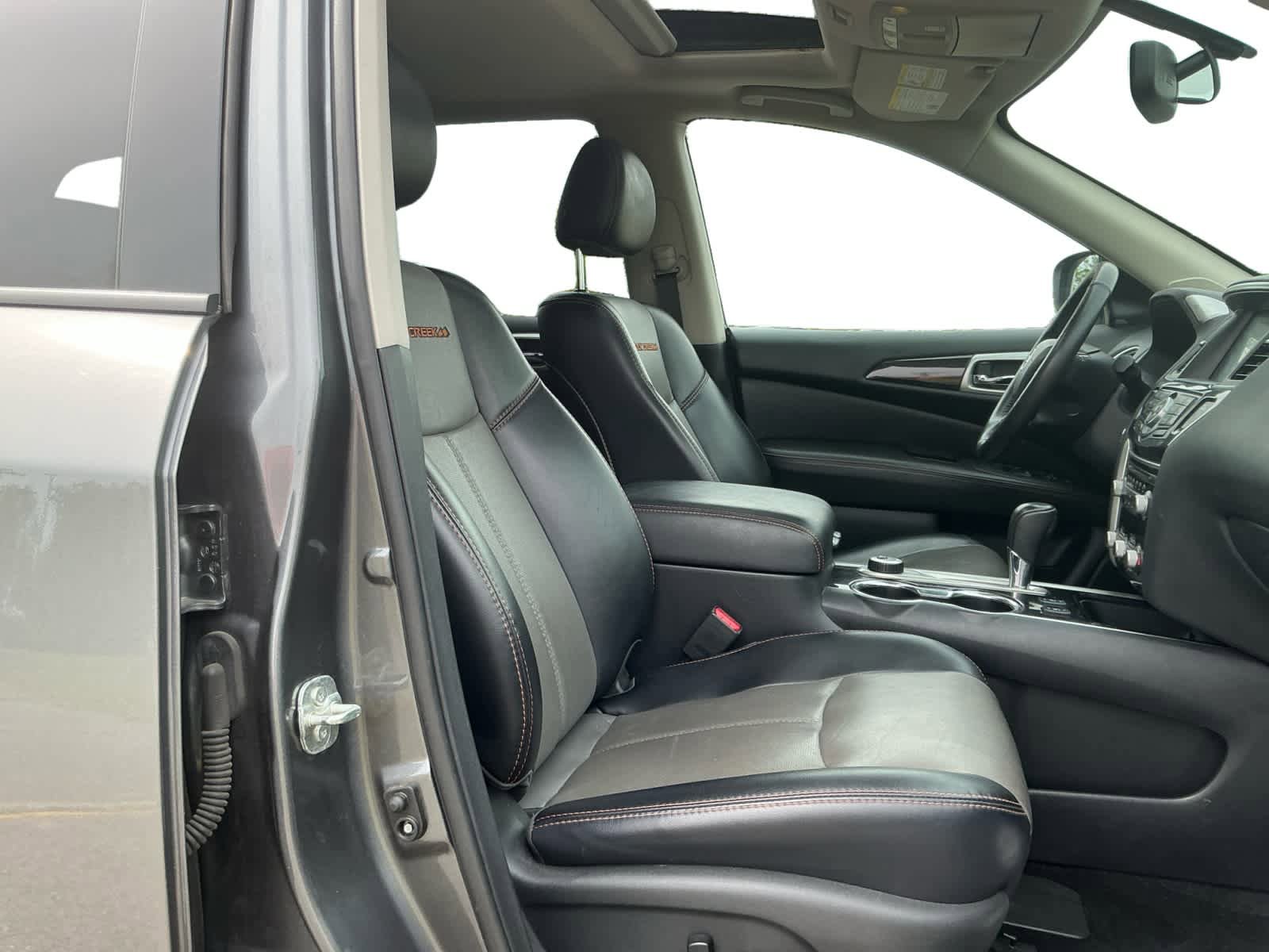Used 2019 Nissan Pathfinder SL AWD/4WD image 14