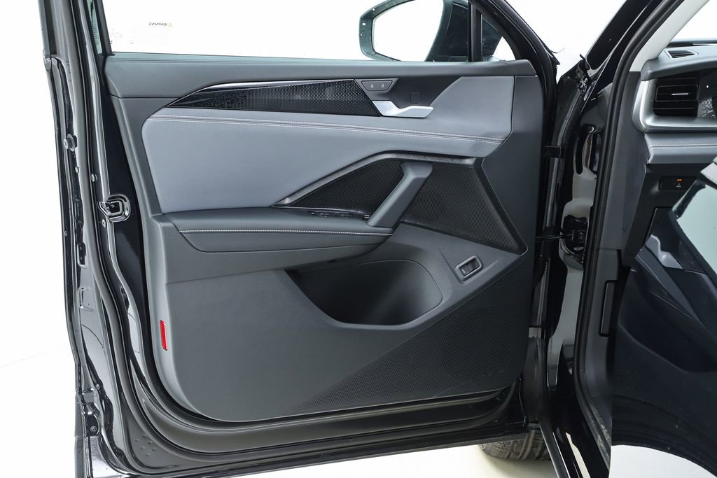 New 2026 Volkswagen Tiguan SE image 57