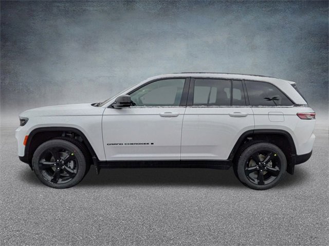 New 2025 Jeep Grand Cherokee Altitude image 7