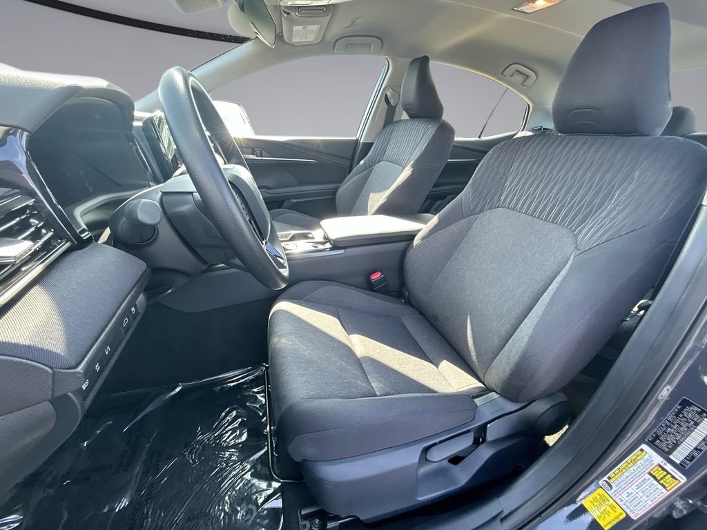 Used 2025 Toyota Camry LE FWD image 28