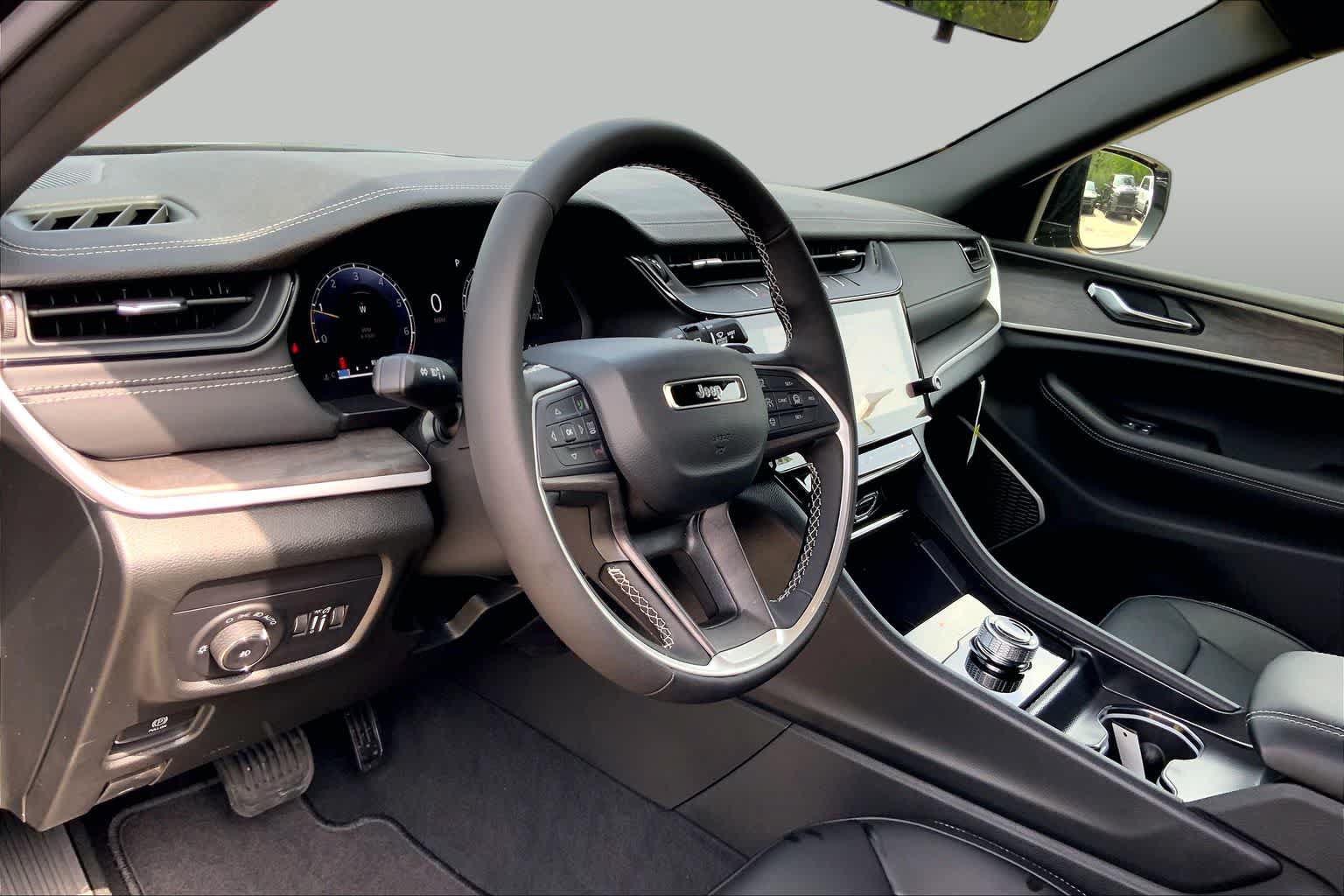 New 2026 Jeep Grand Cherokee L Limited RWD image 8