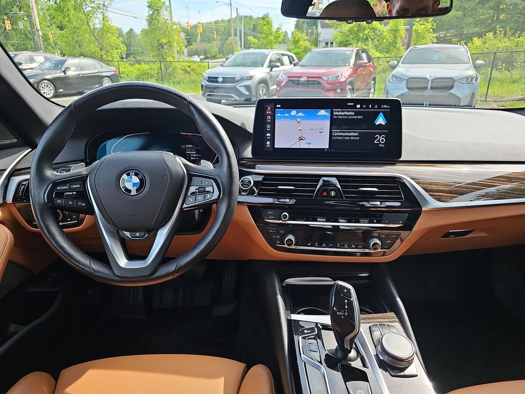 Certified 2023 BMW 530i xDrive w/ Premium Package AWD/4WD image 12