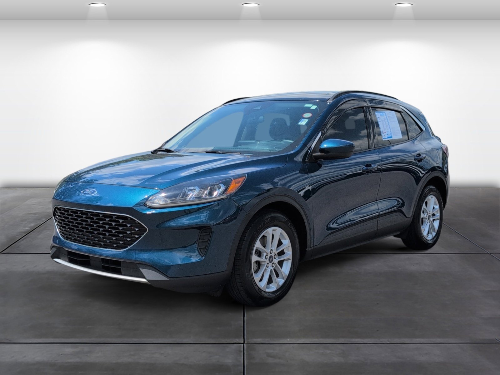 Used 2020 Ford Escape SE image 4
