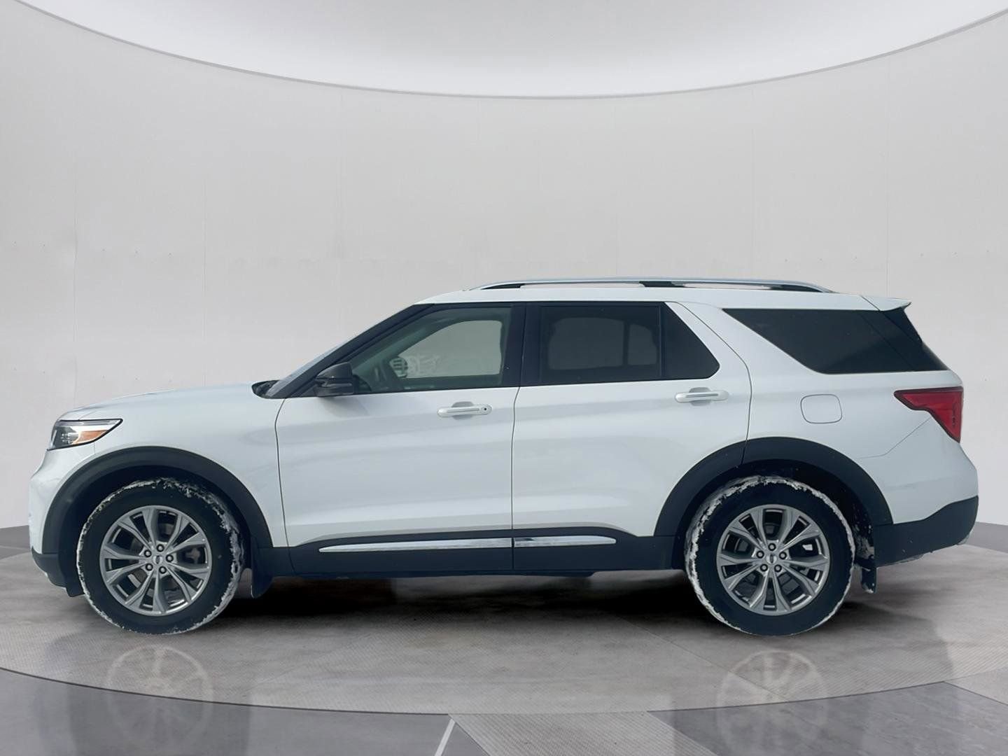Certified 2023 Ford Explorer Limited w/ Limited Technology Package image 2