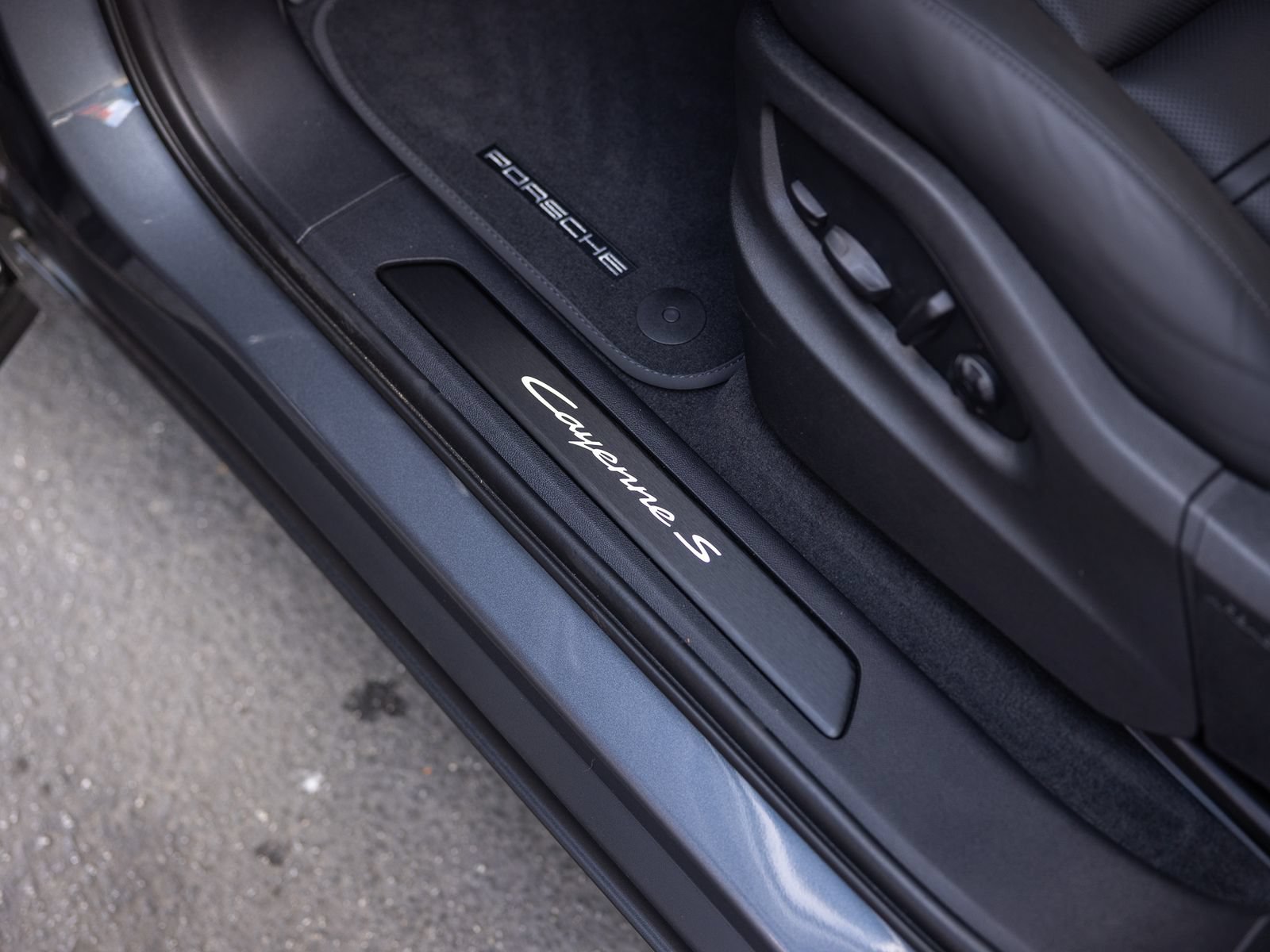 New 2026 Porsche Cayenne S AWD/4WD image 29