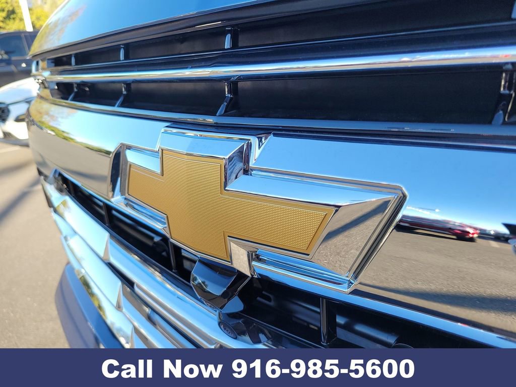 New 2026 Chevrolet Suburban Premier image 36