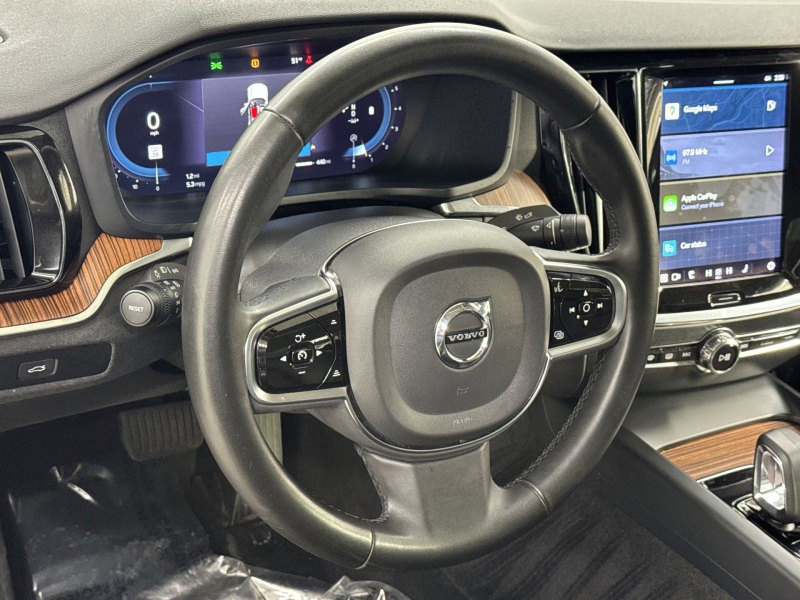 Used 2024 Volvo S60 B5 Plus image 20
