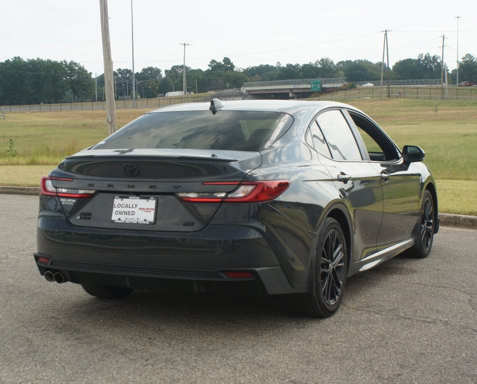 Used 2025 Toyota Camry SE AWD/4WD image 19